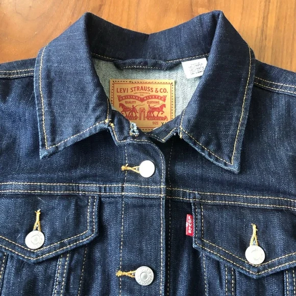 Levi’s Denim Jacket ✨ Unique Hand-Stitched Teddy Patch ✨ Youth XL / Adult M - Picture 4 of 14